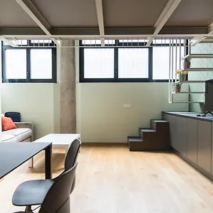 Youhosty - Lambro12 Apartamento