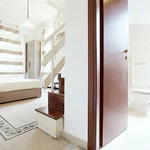 https://flavios-flat.it-romehotels.com