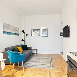 https://design-and-new-flat-in-navigli-district.italymilanhotels.net